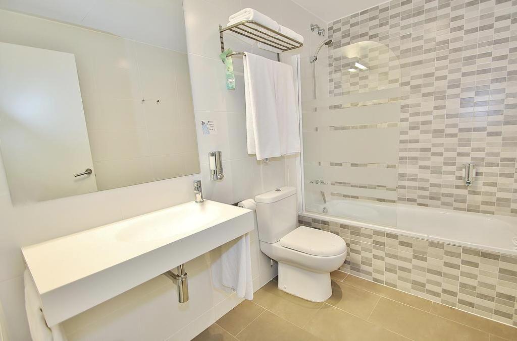 Hotel Bestprice Diagonal Барселона Екстер'єр фото